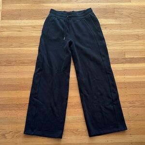 Lululemon Black Mid Rise Scuba Sweatpants